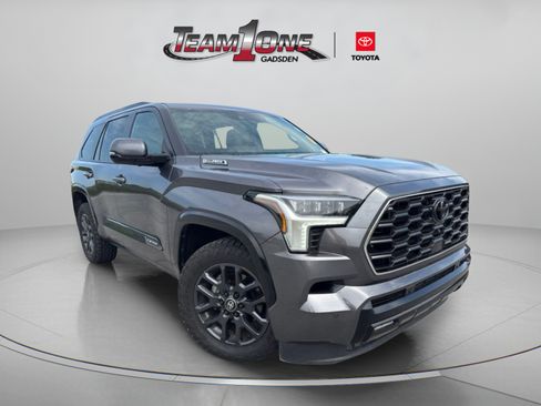 Used 2025 Toyota Sequoia Platinum AWD/4WD image 1
