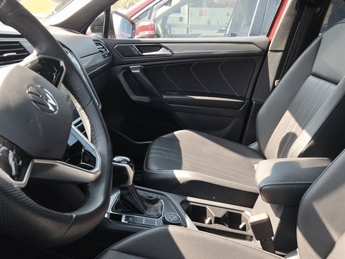 Used 2024 Volkswagen Tiguan SE R-Line image 16