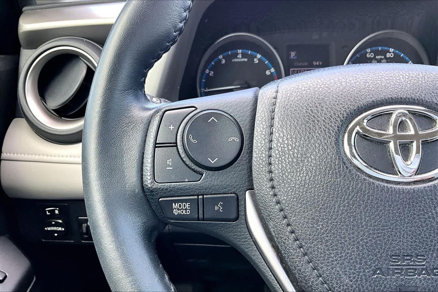 Used 2018 Toyota RAV4 XLE FWD image 24