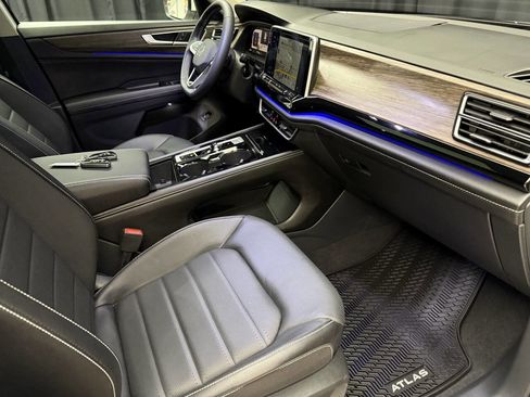 Used 2024 Volkswagen Atlas SEL image 29