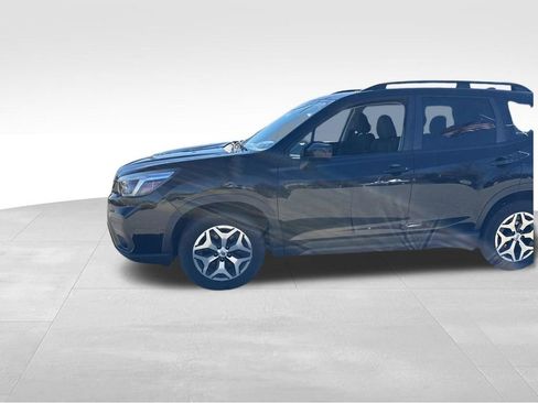 Used 2021 Subaru Forester Premium image 38