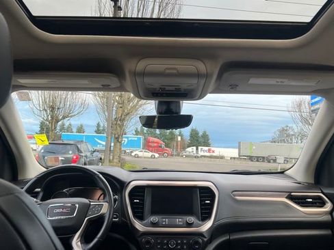 Used 2022 GMC Acadia Denali w/ Denali Ultimate Package image 18