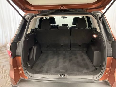 Used 2017 Ford Escape SE w/ SE Cold Weather Package AWD/4WD image 8