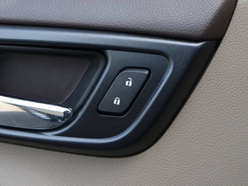 Used 2019 Chevrolet Tahoe Premier AWD/4WD image 18