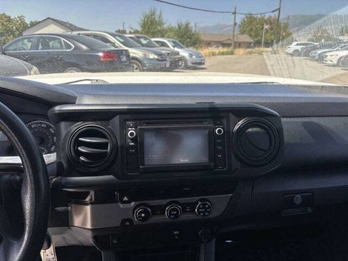 Used 2017 Toyota Tacoma SR5 image 12