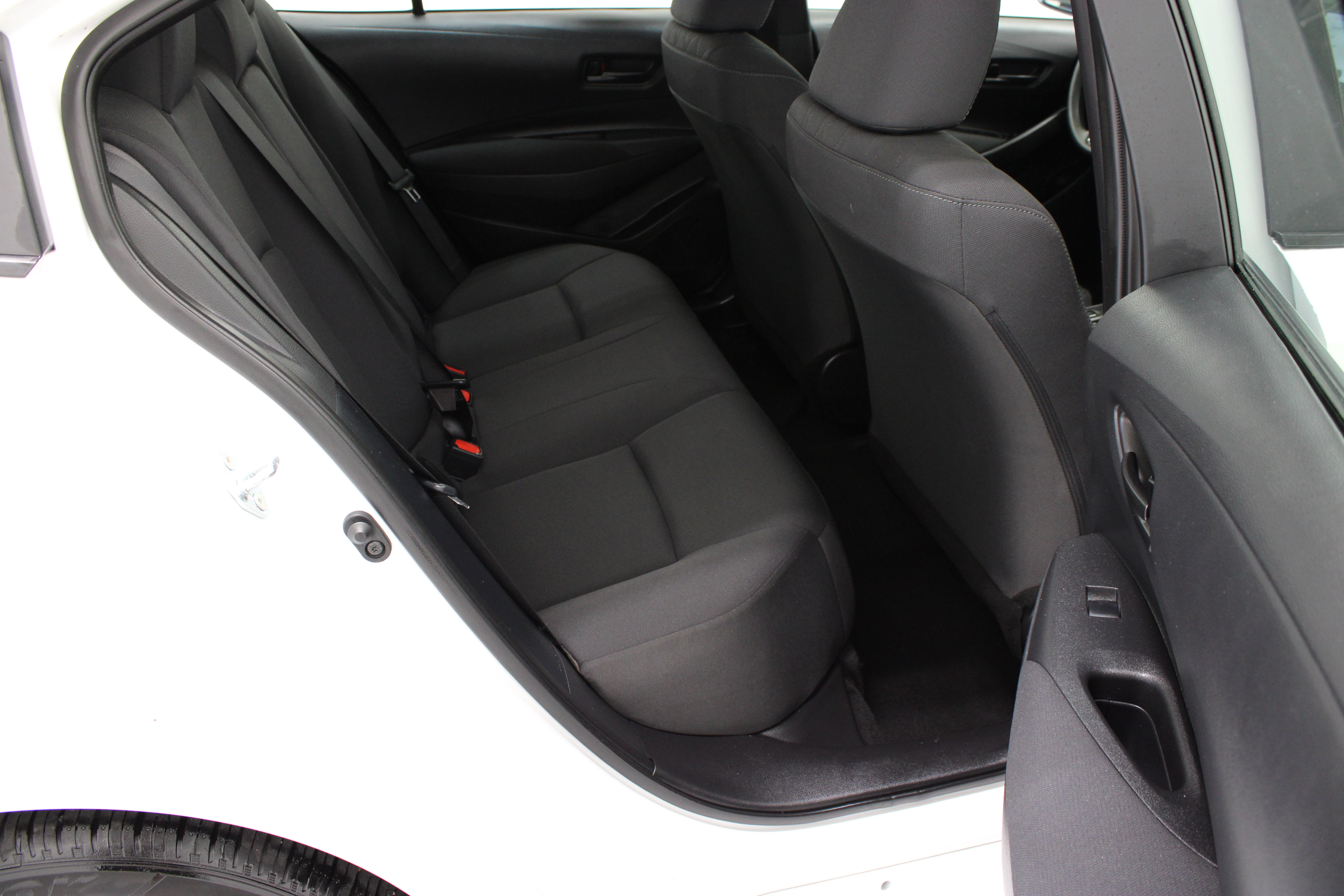 Certified 2025 Toyota Corolla LE FWD image 30