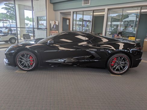 Used 2025 Chevrolet Corvette Stingray Coupe w/ 1LT image 1