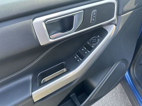 Used 2022 Ford Explorer XLT w/ Equipment Group 202A image 17