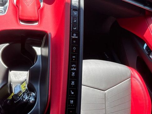 Used 2022 Chevrolet Corvette Stingray Preferred Cpe w/ Z51 Performance Package RWD image 18