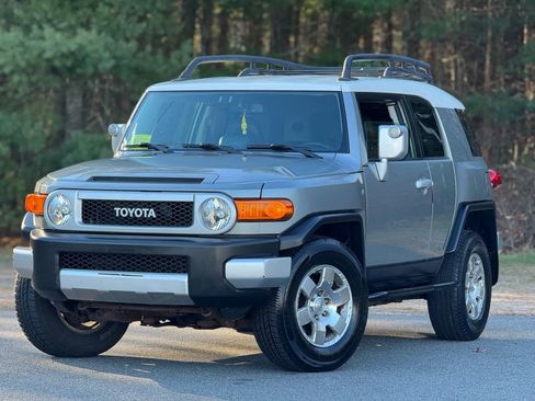 Used 2010 Toyota FJ Cruiser 4WD image 1