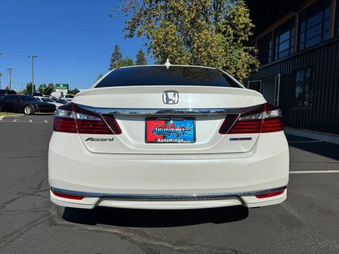 Used 2017 Honda Accord EX-L image 4
