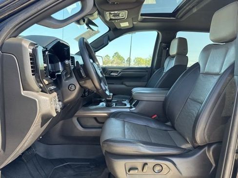 Used 2023 Chevrolet Silverado 1500 ZR2 w/ Technology Package AWD/4WD image 2