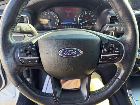Used 2020 Ford Explorer XLT w/ Equipment Group 202A AWD/4WD image 24