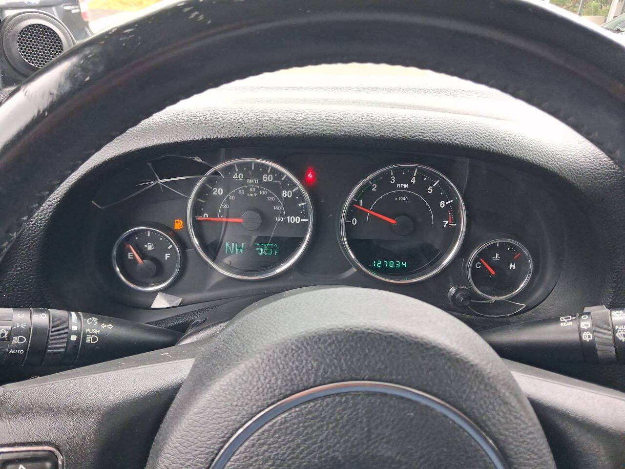 Used 2013 Jeep Wrangler Sahara w/ Connectivity Group AWD/4WD image 24