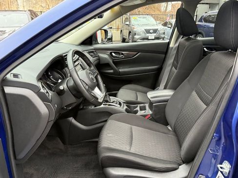Used 2019 Nissan Rogue SV w/ Sun & Sound Touring Package image 13