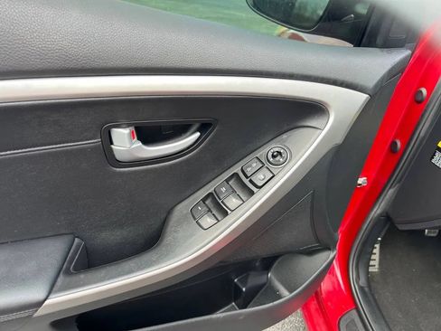Used 2014 Hyundai Elantra GT w/ Option Group 03 FWD image 13