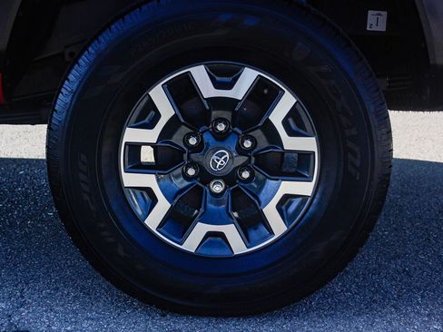 Used 2023 Toyota Tacoma TRD Off-Road image 11