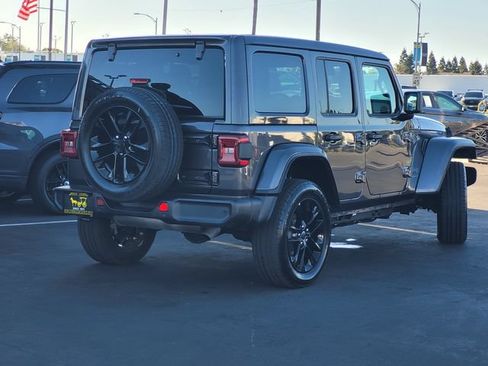 Certified 2025 Jeep Wrangler Unlimited Sahara w/ Safety Group AWD/4WD image 4
