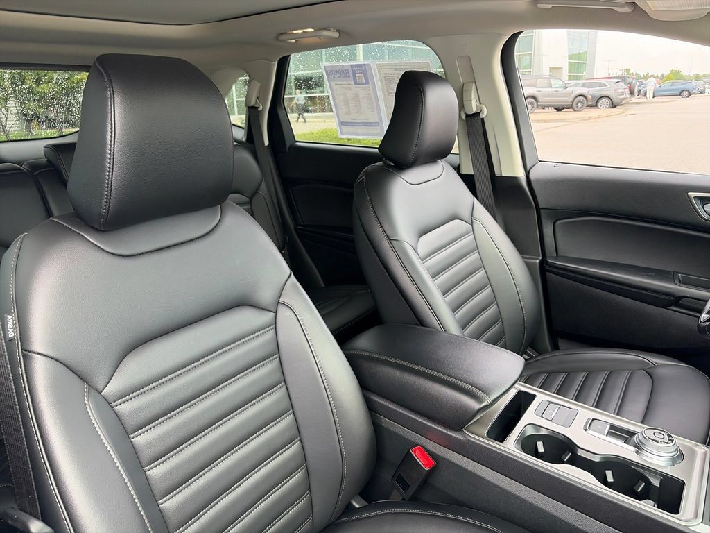 Used 2024 Ford Edge SEL w/ Convenience Package AWD/4WD image 12
