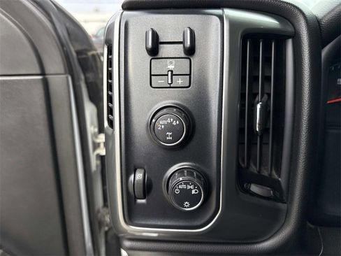 Used 2018 Chevrolet Silverado 1500 LT image 11