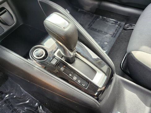 Used 2020 Nissan Versa SV image 38