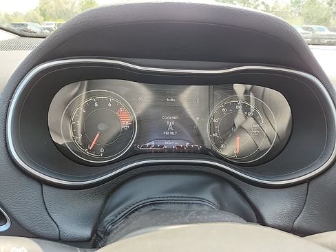 Used 2022 Jeep Cherokee Trailhawk w/ Comfort/Convenience Group AWD/4WD image 16