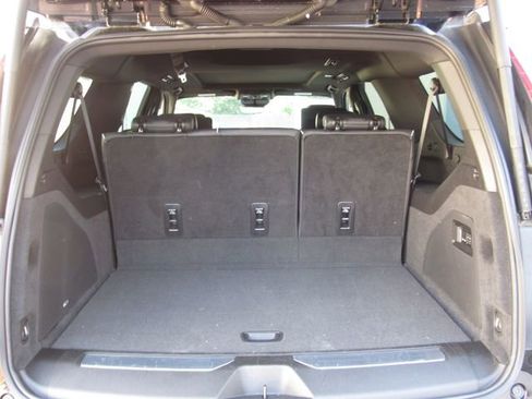 Used 2021 Cadillac Escalade ESV Premium Luxury w/ LPO, Radiant Package AWD/4WD image 22