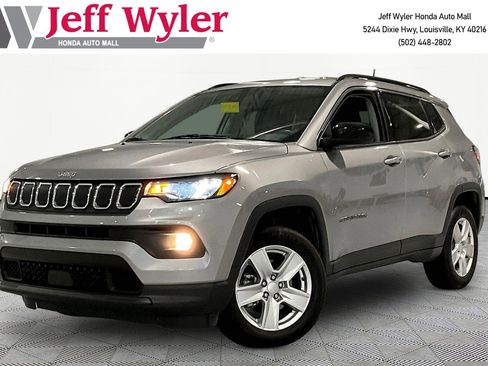 Used 2022 Jeep Compass Latitude AWD/4WD image 1
