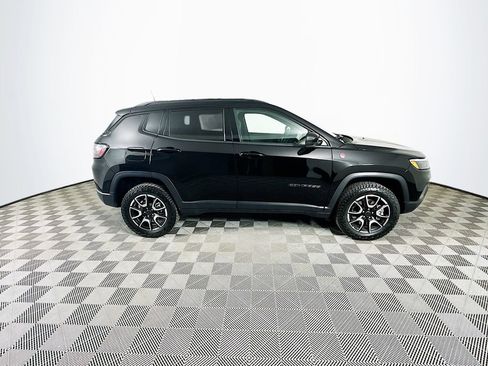 Certified 2025 Jeep Compass Trailhawk w/ Trailhawk Elite Group image 14