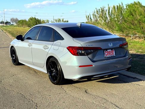 Used 2022 Honda Civic Sport image 9