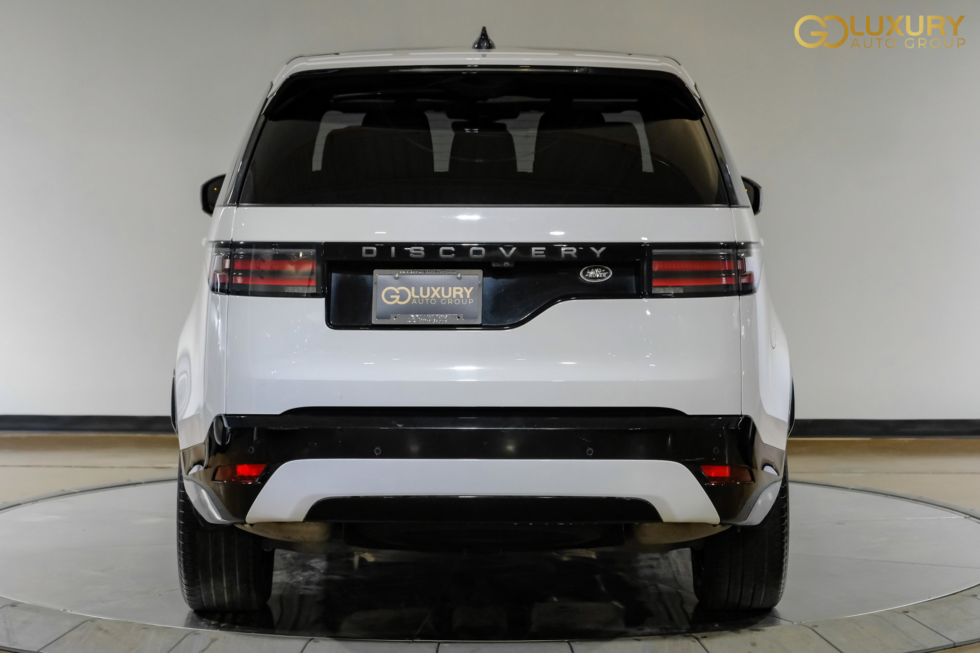 Used 2023 Land Rover Discovery S R-Dynamic AWD/4WD image 11