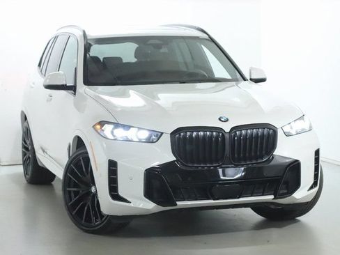 Certified 2024 BMW X5 xDrive40i w/ M Sport Package AWD/4WD image 2