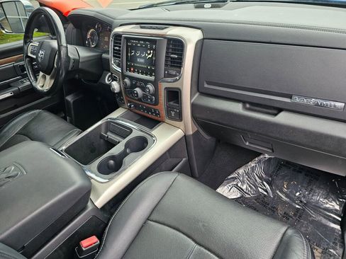 Used 2018 RAM 1500 Laramie w/ Convenience Group AWD/4WD image 14