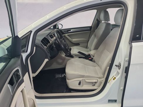 Used 2017 Volkswagen Golf S FWD image 11