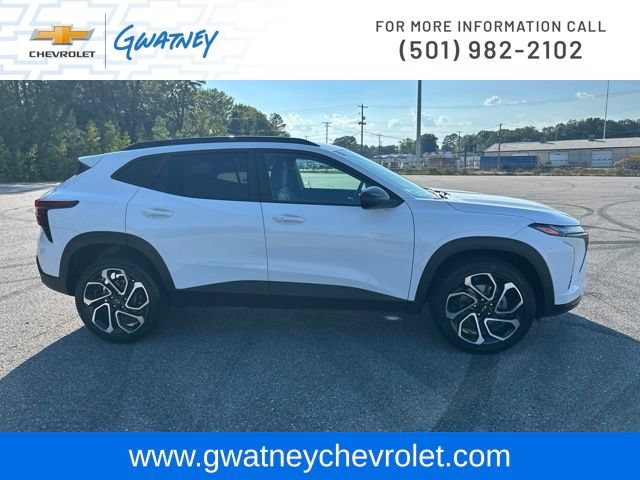 Used 2024 Chevrolet Trax RS w/ Driver Confidence Package FWD image 4