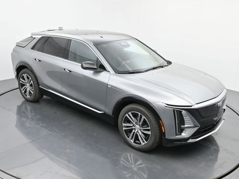 New 2025 Cadillac Lyriq Luxury image 29