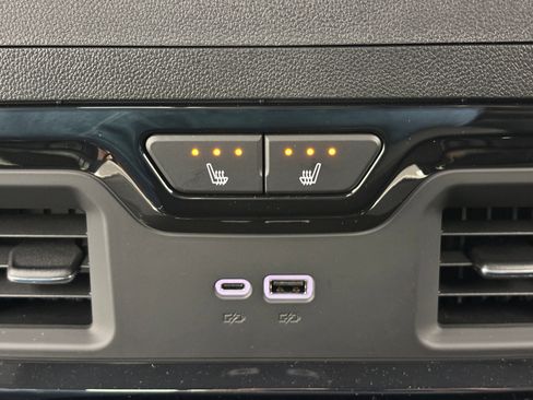 New 2026 GMC Sierra 2500 AT4 w/ AT4 Premium Plus Package AWD/4WD image 8