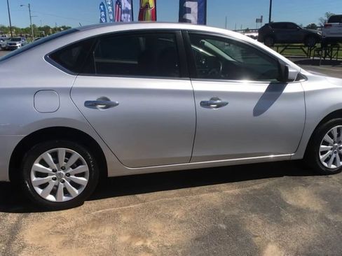 Used 2019 Nissan Sentra S FWD image 9