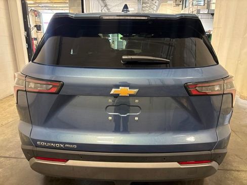 Used 2026 Chevrolet Equinox LT w/ Convenience Package II AWD/4WD image 5