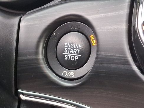 Used 2022 Jeep Grand Cherokee Limited image 25