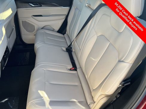 New 2025 Jeep Grand Cherokee Limited image 24