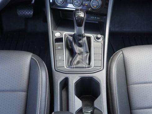 Used 2024 Volkswagen Jetta SE FWD image 21