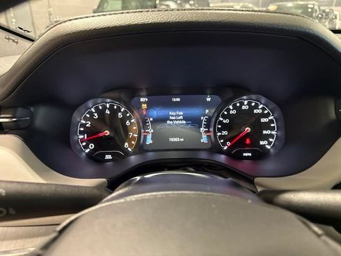 Used 2023 Jeep Compass Limited w/ Sun and Sound Group AWD/4WD image 7