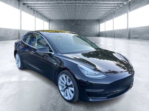 Used 2020 Tesla Model 3 Standard Range Plus image 2
