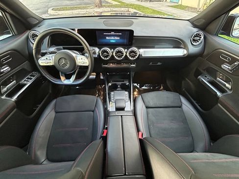 Used 2023 Mercedes-Benz GLB 250 image 10