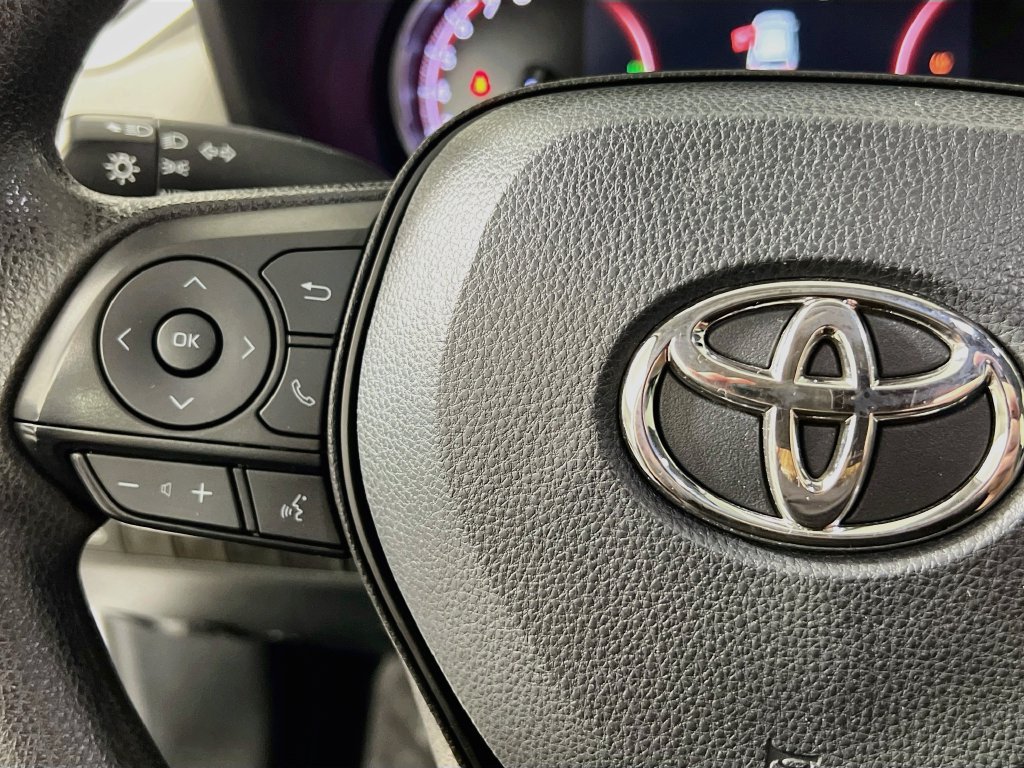 Used 2023 Toyota RAV4 XLE w/ Convenience Package FWD image 16