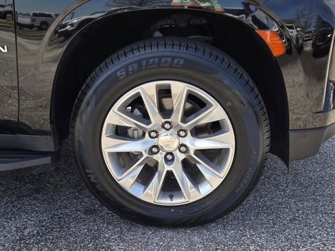 Used 2021 Chevrolet Suburban Premier AWD/4WD image 4