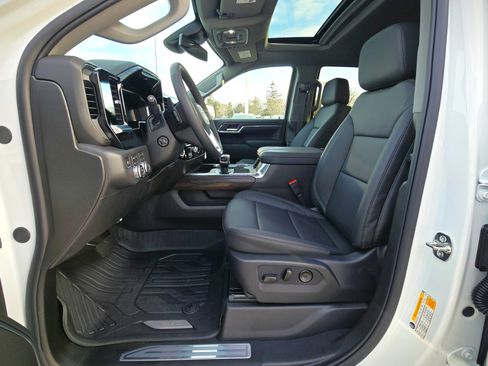 New 2026 GMC Sierra 1500 SLT w/ SLT Premium Plus Package image 12