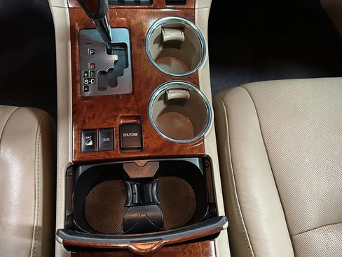 Used 2013 Toyota Highlander Limited image 27