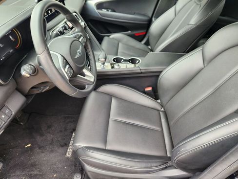 Used 2023 Genesis G70 2.0T image 12